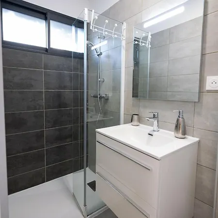 N10 Maison T2 Climatise Avec Jacuzzi Prive